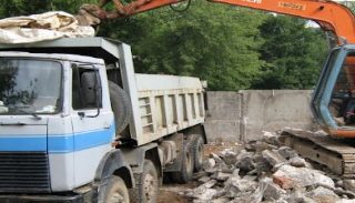 Вывоз строительного мусора с участка в Йошкар-Оле недорого от 1582 руб. | 2Землекопа-Шкр